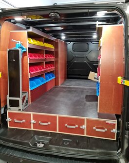 Ford Transit Custom L2 met dubbele zijdeur