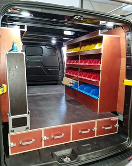 Ford Transit Custom L2 met dubbele zijdeur