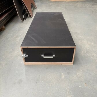 Voorraad nr. 514: Bodembak met 1 lade incl. rol-elementen 141x57x23