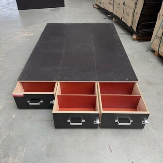 Voorraad nr. 517: Bodembak met 3 laden incl. rol-elementen 175x124x23