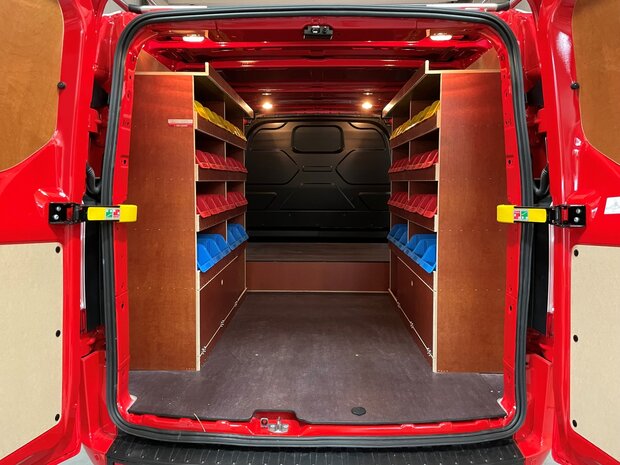 Ford Transit Custom L2 met dubbele zijdeur Vriplex inrichting