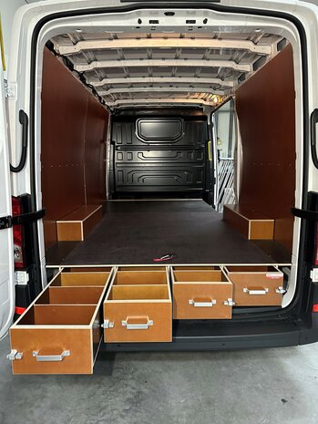 VW Crafter L3H2 bodembakken