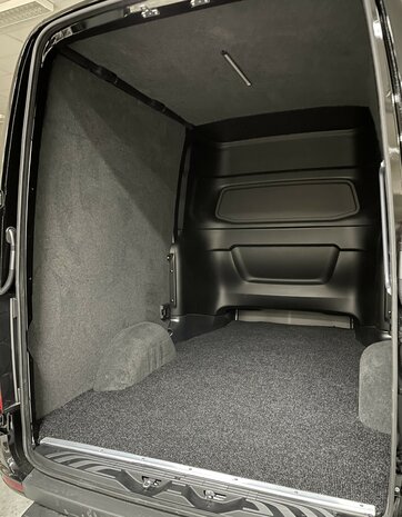 Mercedes Sprinter L2H2 DC bekleed met stof