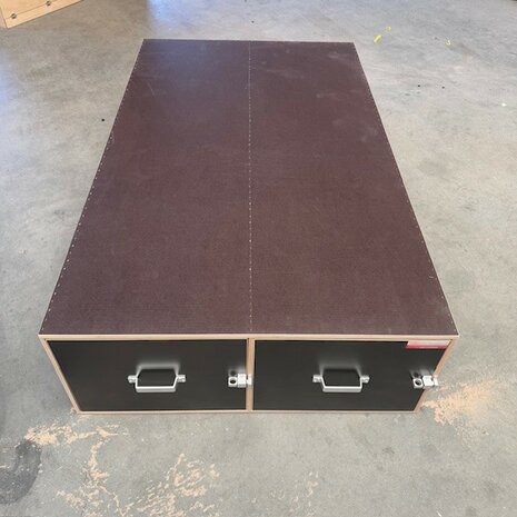 Voorraad nr. 22: Zijdeur bodembak inclusief rol-elementen 170x100x38cm LxBxH