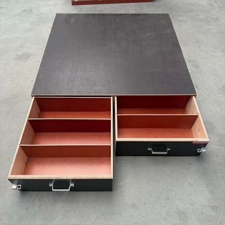Voorraad nr. 4: Bodembak met 2 laden inclusief rol-elementen 122x124x23 LxBxH