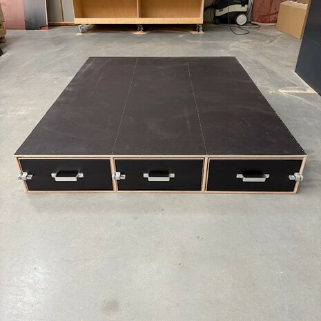 Voorraad nr. 511: Bodembak met 3 laden incl. rol-elementen 170x134x22.5