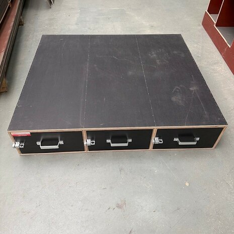 Voorraad nr. 513: Bodembak met 3 laden incl. rol-elementen 110x121x23