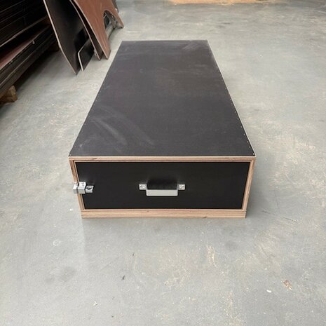 Voorraad nr. 514: Bodembak met 1 lade incl. rol-elementen 141x57x23