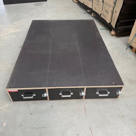 Voorraad nr. 517: Bodembak met 3 laden incl. rol-elementen 175x124x23