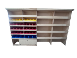 L2 Linkerzijde stelling met bakken en legbord gedeelte