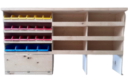 A2 Linkerzijde stelling met bakken en legbord gedeelte