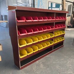 Voorraad nr. 400: Linkerzijde stelling met bakken