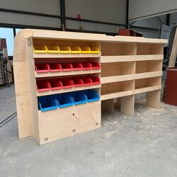 Voorraad nr. 340: Linkerzijde stelling met bakken en legbord gedeelte Custom L2 2012-2023